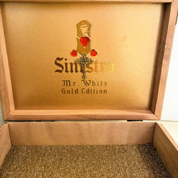 Suenos de Saundra Upcycled, Extremely Rare GOLD EDITION SINISTRO Cigar Box, - Picture 5 of 10